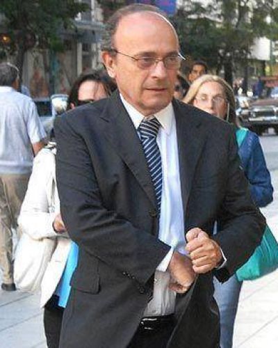 Con la mira en 2011, la UCR vota en la interna bonaerense