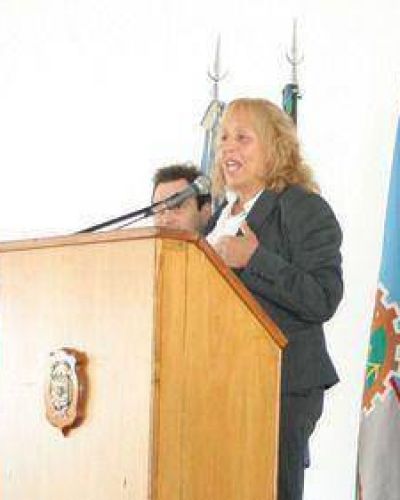 Stella Maris Giroldi: �Cada escuela que inauguramos en Campana, es un logro de toda la Comunidad�