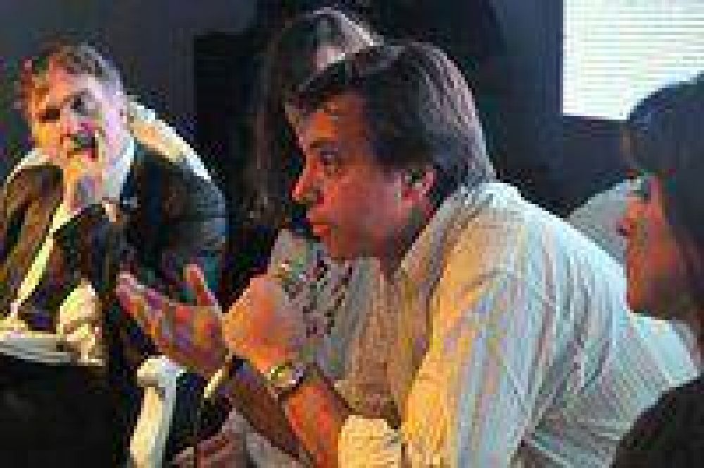 ARIAS DUVAL SALUDA POR EL DIA DEL PERIODISTA 