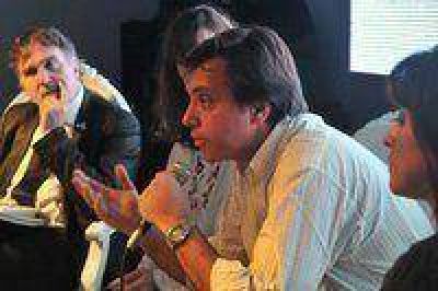 ARIAS DUVAL SALUDA POR EL DIA DEL PERIODISTA 