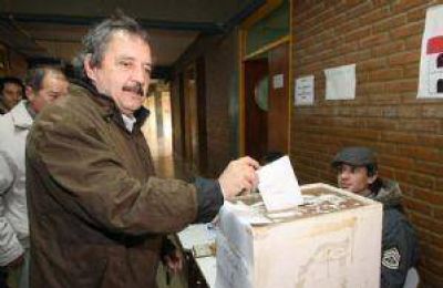Cobos tuvo un traspi� en la interna del radicalismo