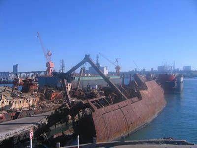 En 2012 el puerto quedar� libre de buques hundidos