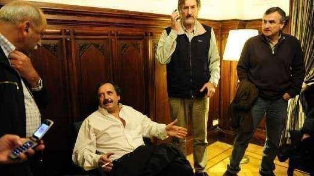 Tras su triunfo en la interna, radicales de peso ven a Alfons�n como candidato