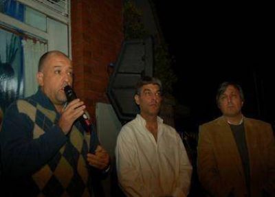 Mensajes para el 2011: El �anibalismo� junto a Gurzi inaugur� un nuevo local en Solano