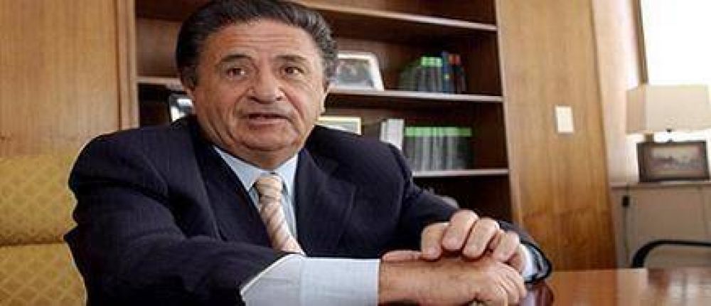 Duhalde destac� triunfo de Alfons�n y habla de 'reconstrucci�n' de la UCR