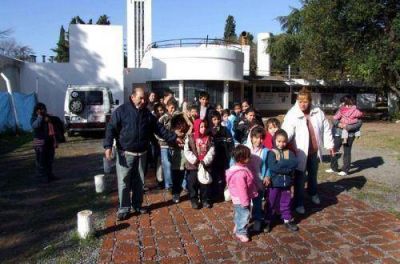 En Lomas, los chicos est�n �Aprendiendo a Nadar� en el Parque Municipal