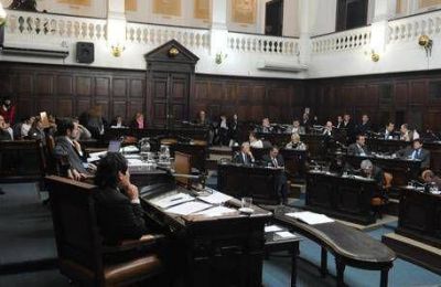 Acordaron enviar al Congreso Nacional una comisi�n que defienda la posici�n de Mendoza contra la promoci�n