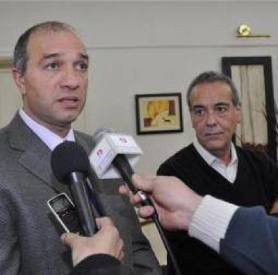 Zanella eval�a la posibilidad de desembarcar en la localidad de Chamical