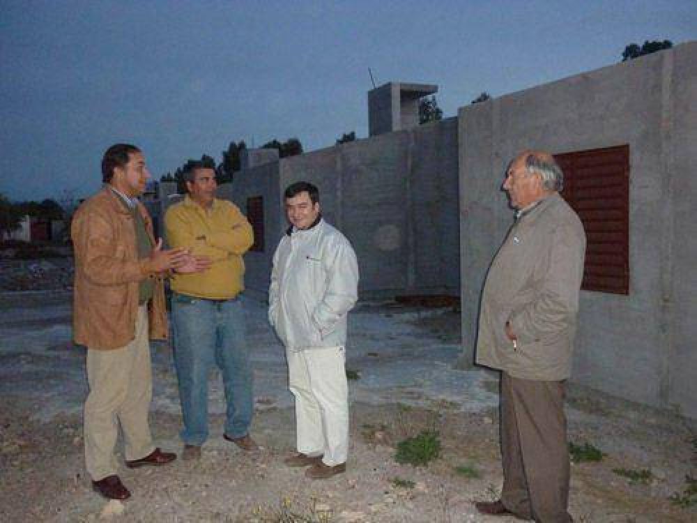 Villemur y funcionarios recorrieron el Plan Federal II de viviendas