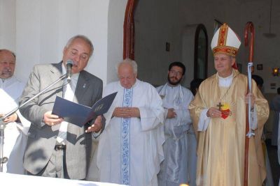 Presidente Per�n - MONSE�OR GARBUIO FUE DESIGNADO EN LA PARROQUIA SANT�SIMO SACRAMENTO