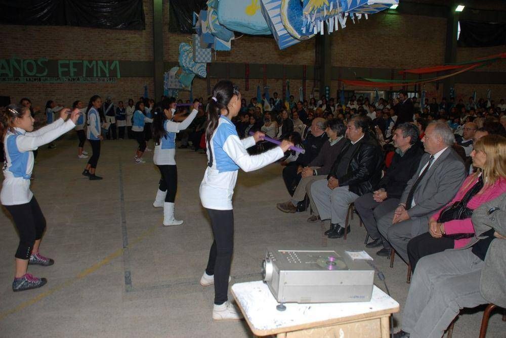 Presidente Per�n - SE LANZ� JUEGOS DEPORTIVOS, LA PROVINCIA