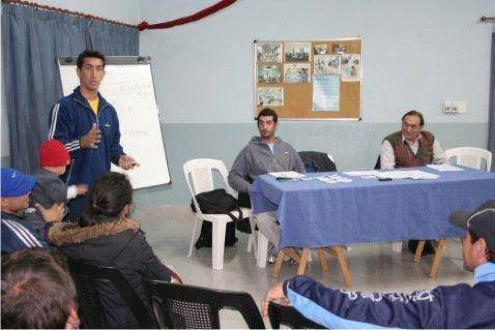 El Municipio desarroll� reuniones con entrenadores que participar�n del Torneo Pasi�n por mi Barrio