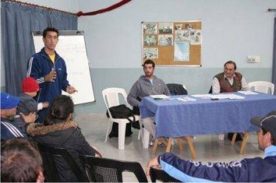 El Municipio desarroll� reuniones con entrenadores que participar�n del Torneo Pasi�n por mi Barrio
