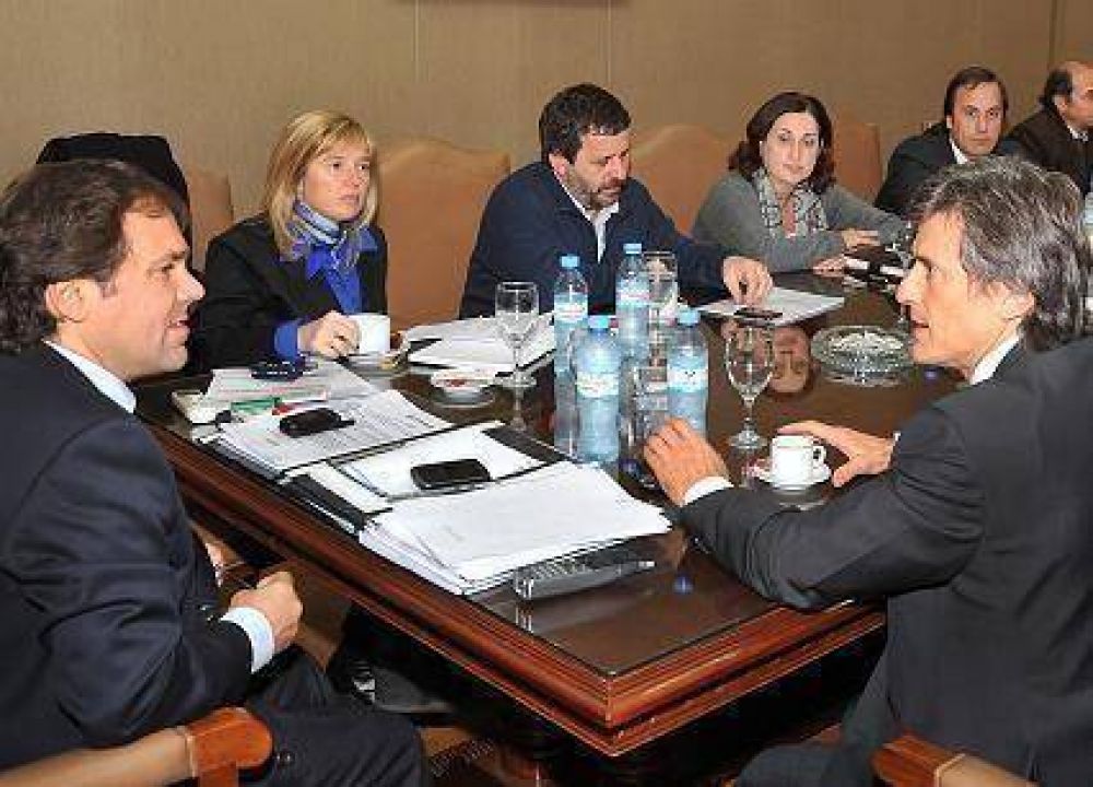 Rosso acord� con la Provincia obras para mejorar caminos periurbanos