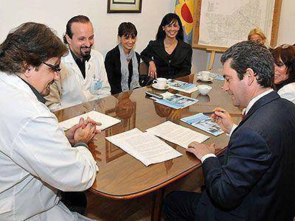 POR LA IDENTIDAD DE LOS CHICOS Los reci�n nacidos ya salen del Hospital Gandulfo con su DNI