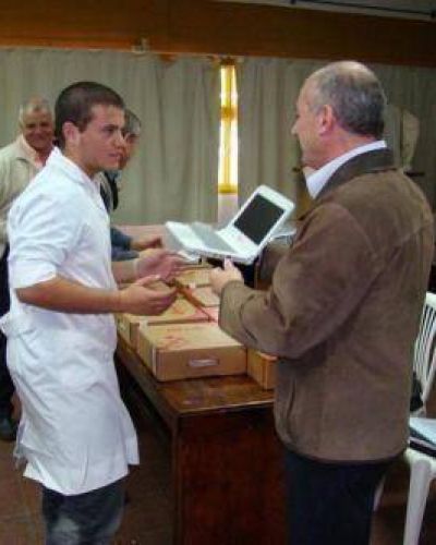 Nueve de Julio  Fueron entregadas m�s de trescientas netbooks