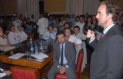 Giri neg� existan v�nculos con otros grupos en el proyecto Roig-Pelli para la ex Terminal