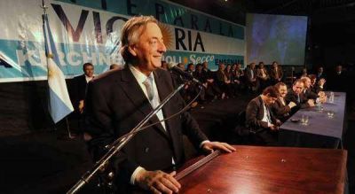 Kirchner volvi� a pedir "memoria por el 2001" 