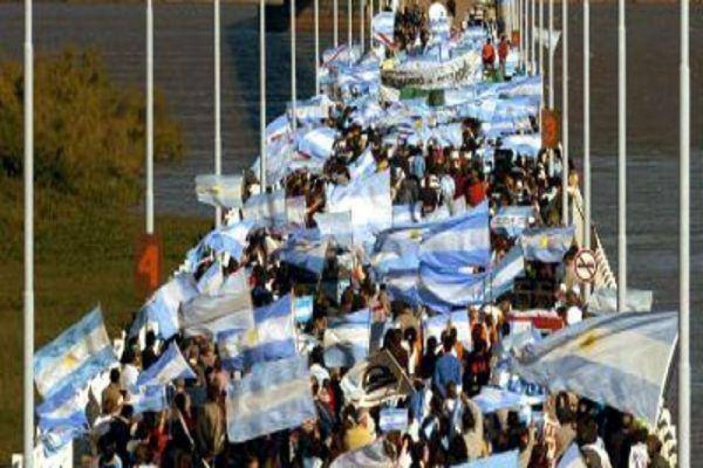 El Gobierno denunci� a asamble�stas en la causa por el corte en Gualeguaych�
