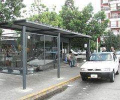 Nuevos refugios para la espera de colectivos en Mor�n