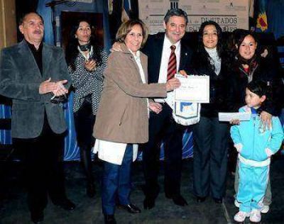 Horacion Gonz�lez entreg� becas a estudiantes de Ituzaing�
