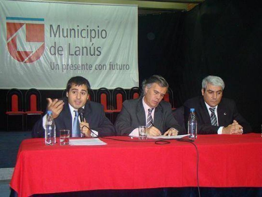El presidente del Colegio de Abogados de Lomas encabez� la apertura de las Jornadas sobre Derechos de los Ni�os