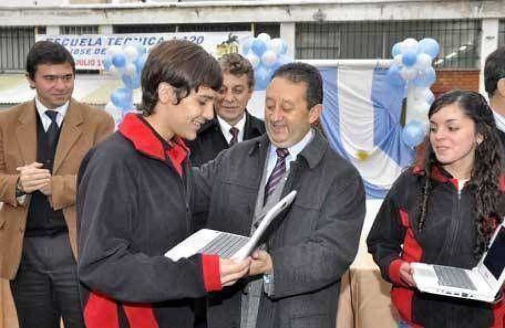 Celso Jaque dispar� contra Racconto: "Este no es un momento de oportunismo pol�tico�