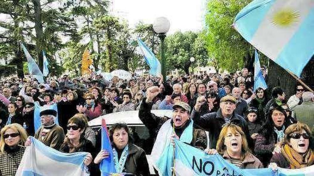 La Justicia reclama un decreto de Cristina para levantar el corte 