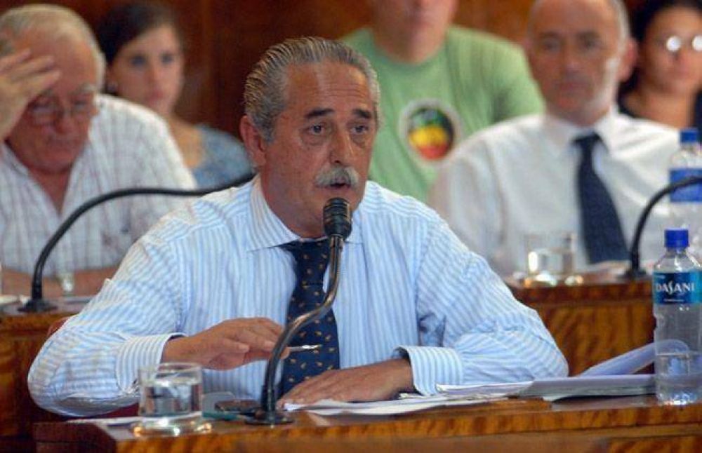 Pezzati dej� el Concejo