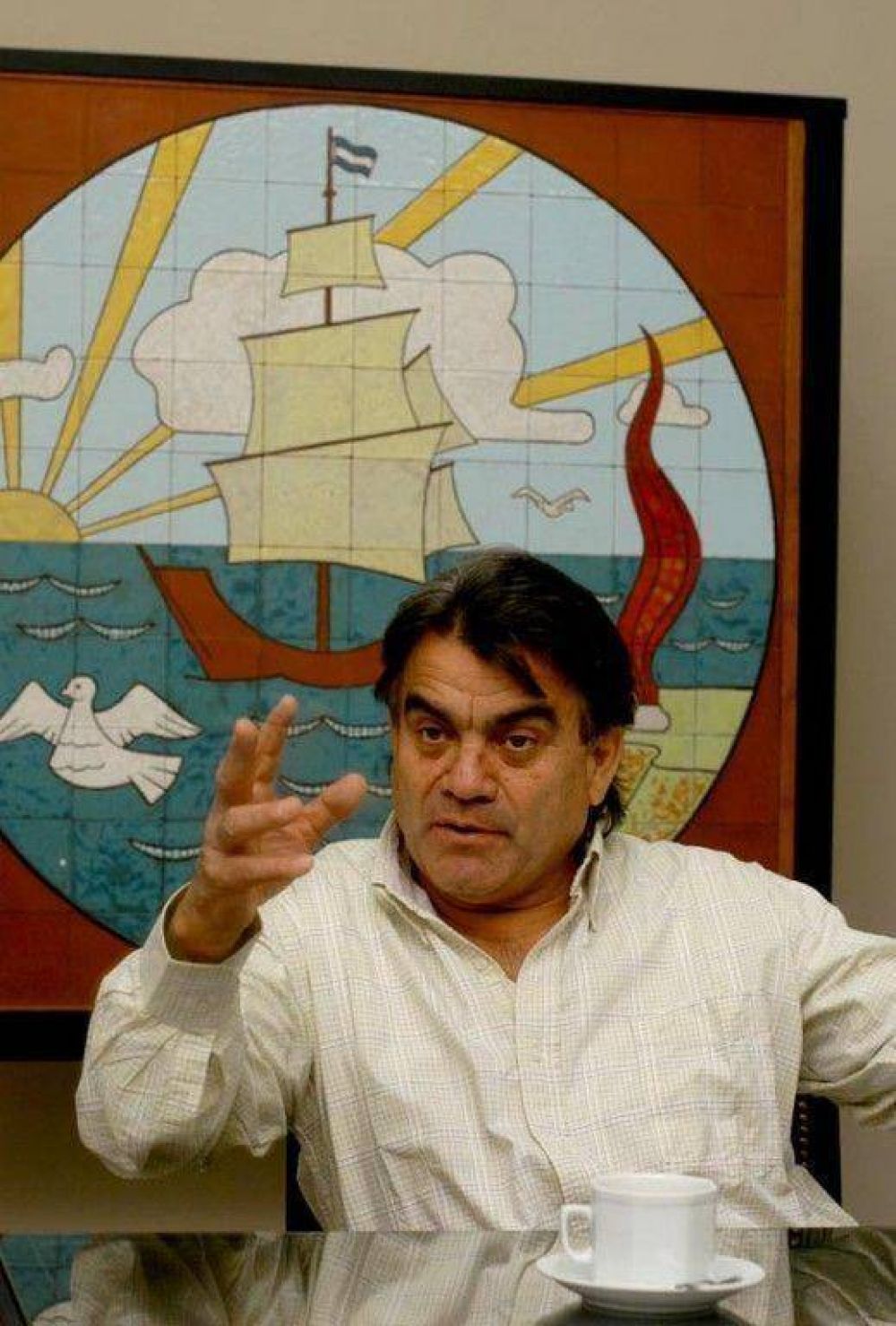 El "Barba"  se queda en casa y su mujer se va a Sud�frica
