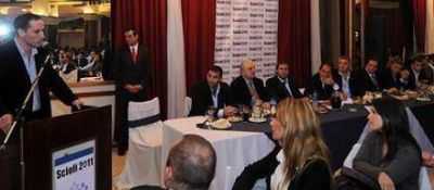 Ministro dijo que no es momento de hablar de candidatura pero postula a Daniel Scioli