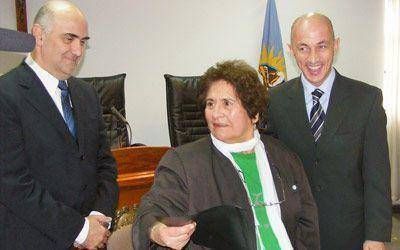 Cotillo entreg� t�tulos de propiedad de lotes que ocupan edificios judiciales