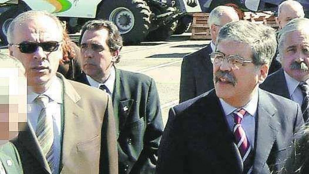 Negocios millonarios y un embajador �paralelo�