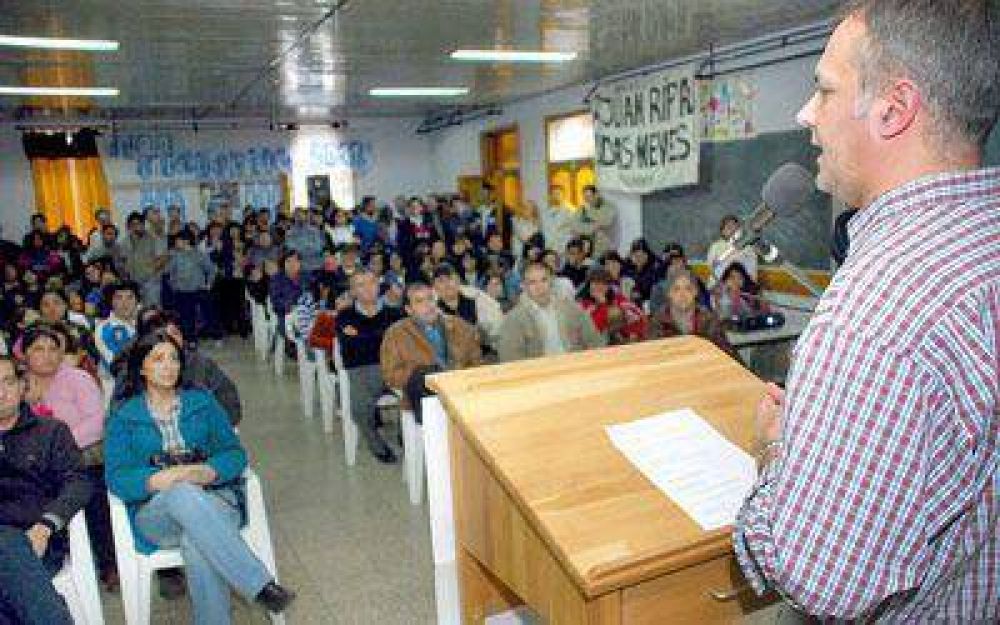 Buzzi reiter� que lograr� un claro triunfo sobre Eliceche