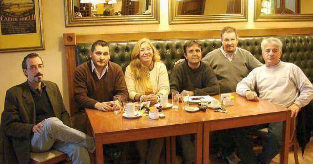 Inminente acercamiento de los peronistas disidentes de Campana en vista al 2011