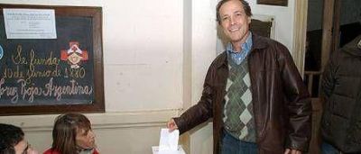 Giustiniani aplast� a Rivas y Basteiro en la interna del socialismo