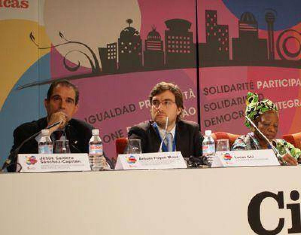 En Espa�a Lucas Ghi expuso sobre transparencia