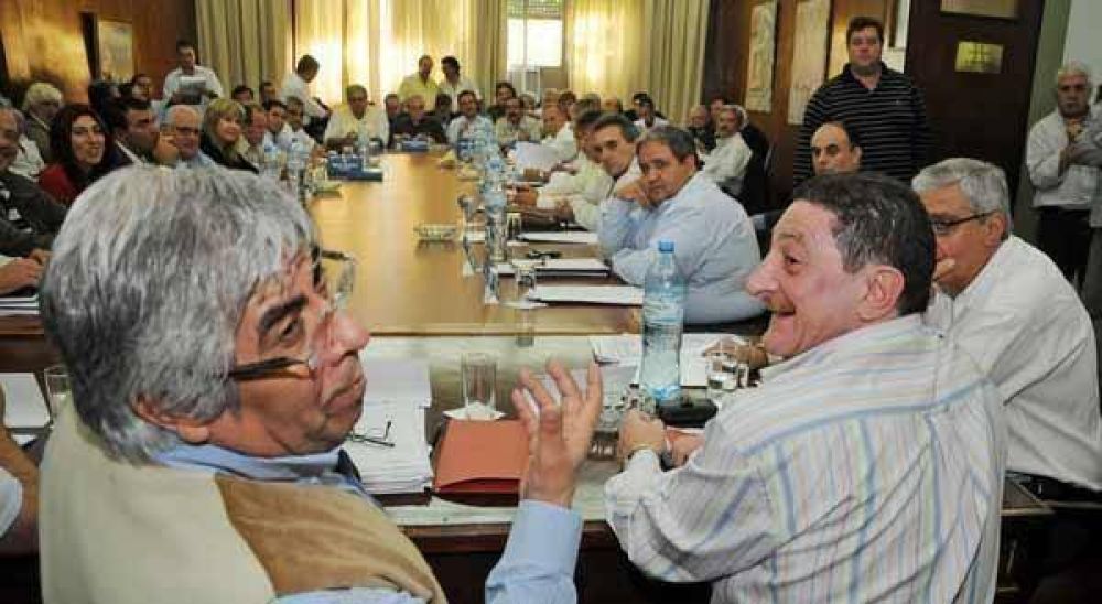 Piden suba salarial mayor al costo de vida oficial 