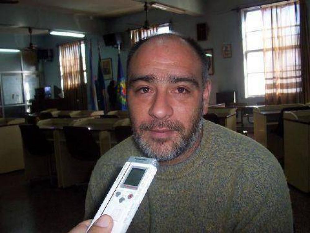 Compromiso con la sociedad Maximiliano Fern�ndez propone llevar sesiones del Concejo a los barrios