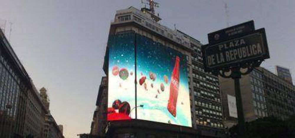 El juez Gallardo ordenar�a retirar el cartel de Coca Cola 