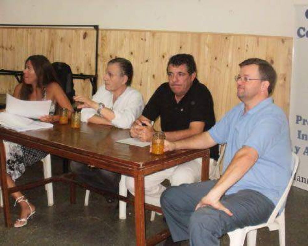 Sigue la disputa  Alberti vs Del Viso: �Z�ccaro no se define, s�lo nos dice que quiere ser el pacificador"