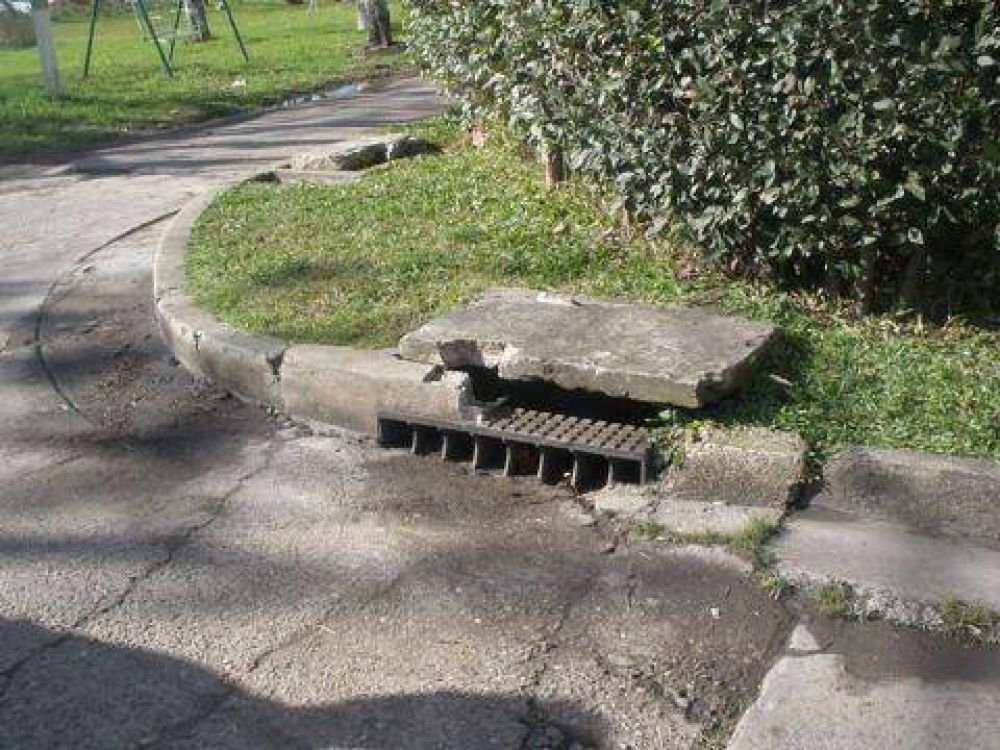 Barrio YPF-Puente Roma Vecinos indignados: �Esto parece que no tiene soluci�n�