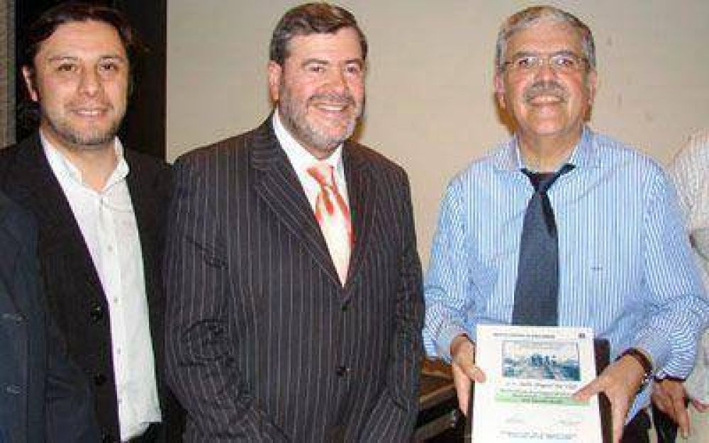 Nutrida agenda del intendente de Truncado en Buenos Aires