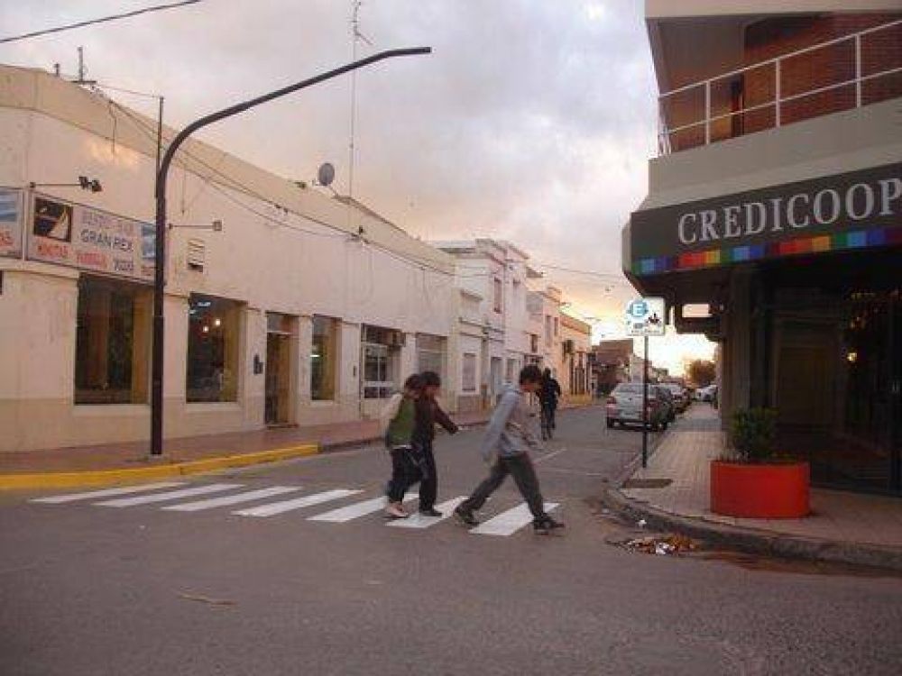  	 Se instalaron en tres esquinas Nuevos sem�foros en Salto
