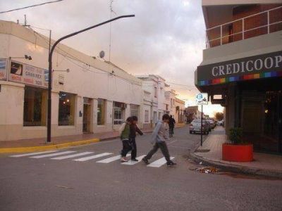  	 Se instalaron en tres esquinas Nuevos sem�foros en Salto