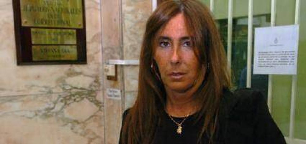 Bergenfeld y los auditores pasaron sin problema el examen en la Legislatura