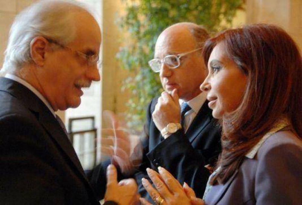 Taiana present� su renuncia "indeclinable" como canciller tras discutir con Cristina