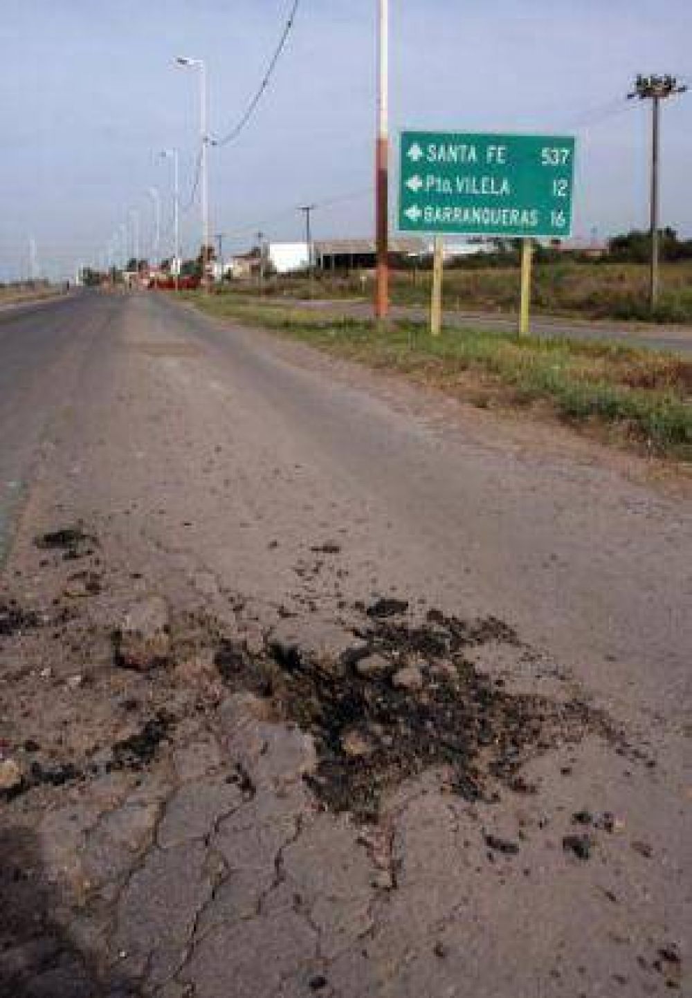 Crece el deterioro de la ruta 11 y se complica la circulaci�n