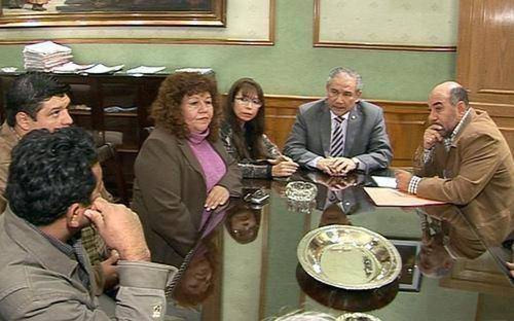 Barrionuevo comprometi� soluciones a los problemas de riego que padece Yuto