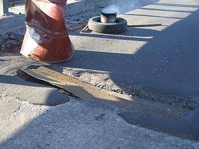  LOMAS | RECLAMO A POCO DE LOS ARREGLOS Preocupan los pozos en el puente de Juan XXIII